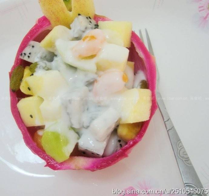 酸奶放什么水果好吃,酸奶和菠萝能一起吃吗