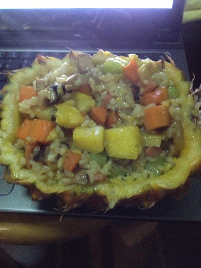 正宗菠萝饭,正宗菠萝糯米饭的做法